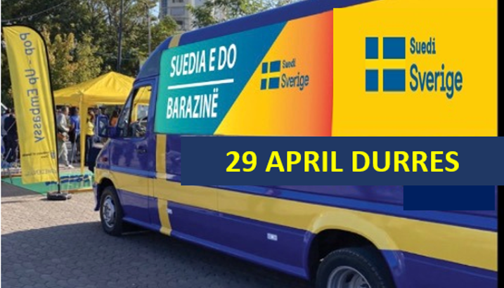 Foto of the bus with posters