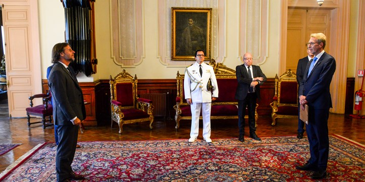 Ambassadör Torsten Ericsson tillsammans med Uruguays president Luis Lacalle Pou.